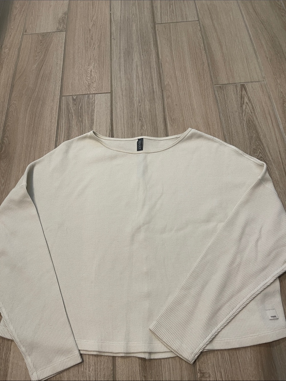 Vuori Slouchy Waffle Knit Oversized LS Crewneck Shirt Marshmallow Sz XS/S VW1047